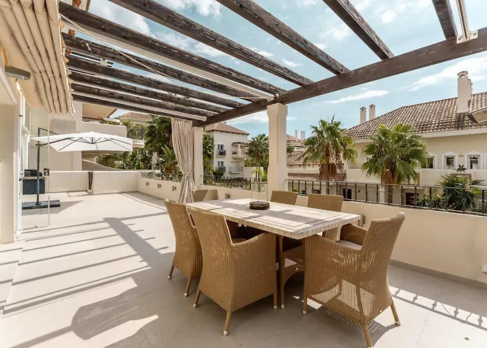Aloha Hill Club 7 Terrace Glassed Pergola Pools מארבלה