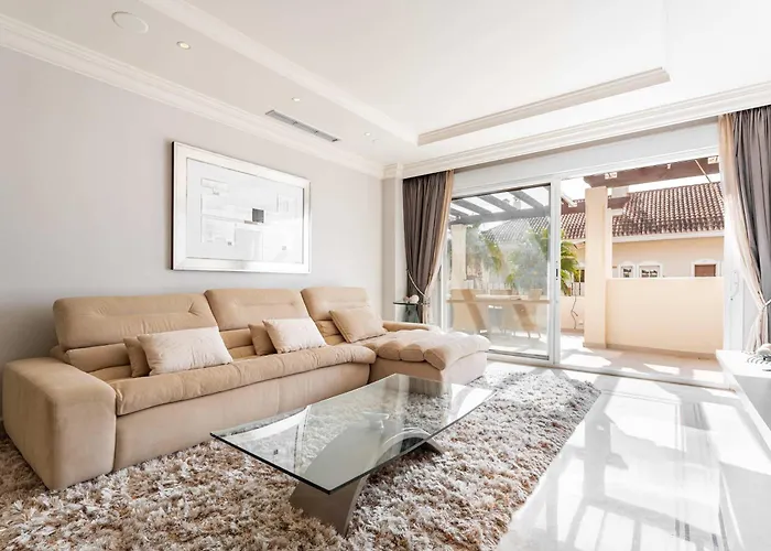 Aloha Hill Club 7 Terrace Glassed Pergola Pools מארבלה