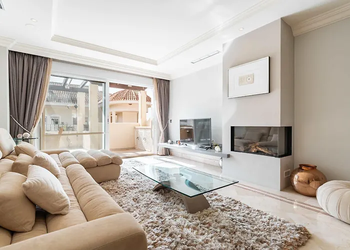 Aloha Hill Club 7 Terrace Glassed Pergola Pools מארבלה